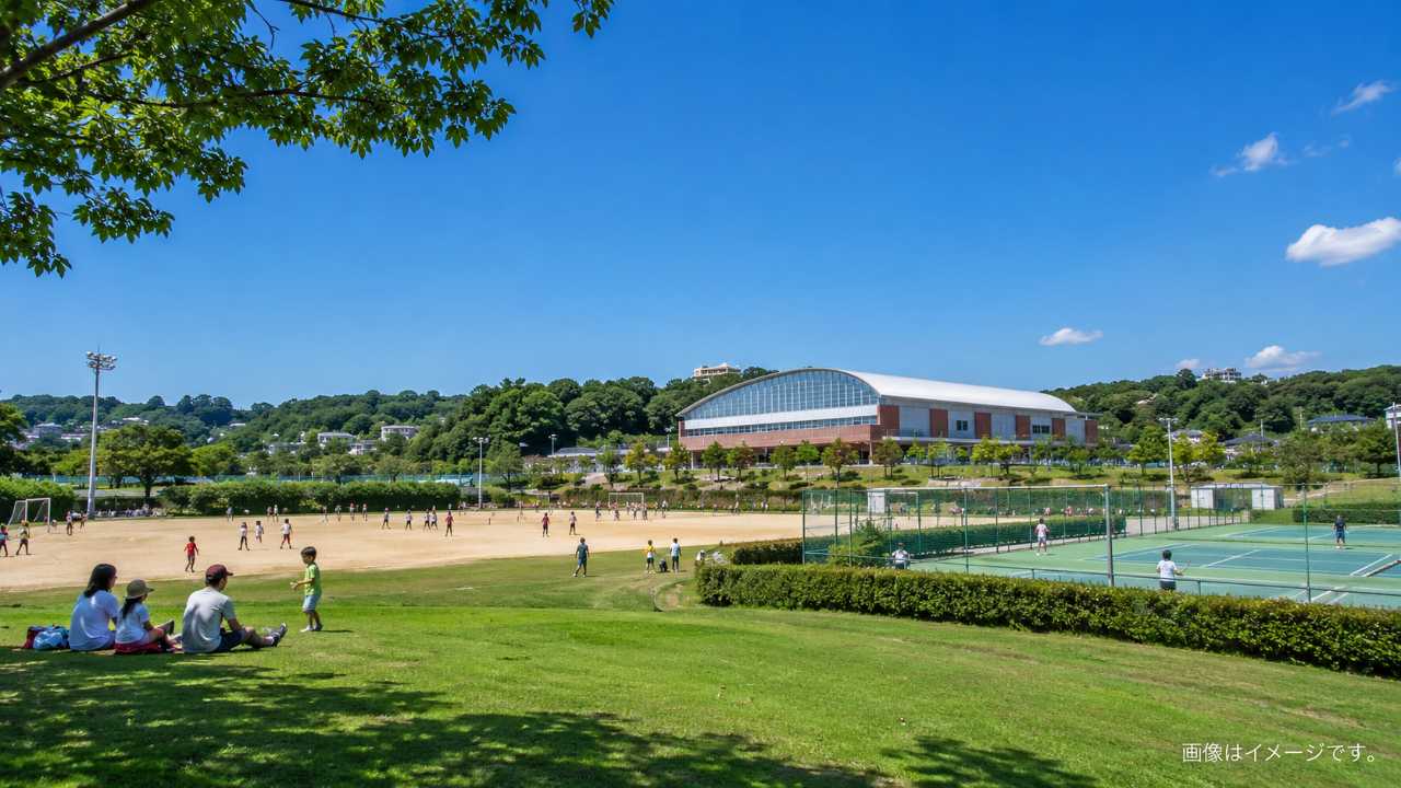 広島県尾道市の向島にある総合運動公園をイメージ